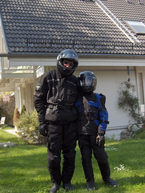Mein Dad und ich vorn paar Jahren :) 2räder schon immer meine Leidenschaft :D
