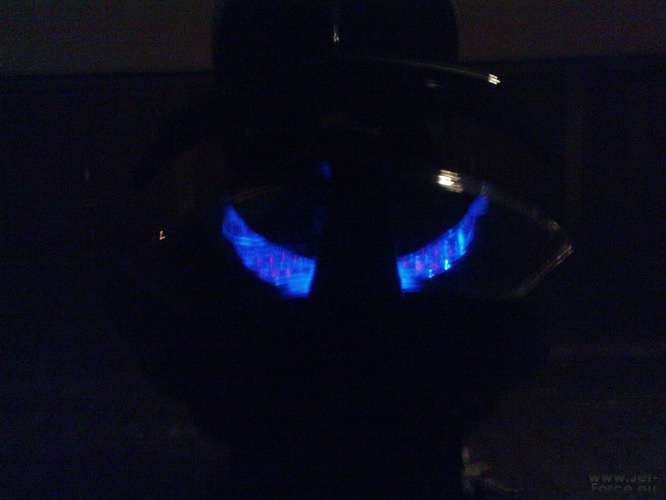 Joaa rücklicht blau beleuchtet :D...was haltet ihr dafon?