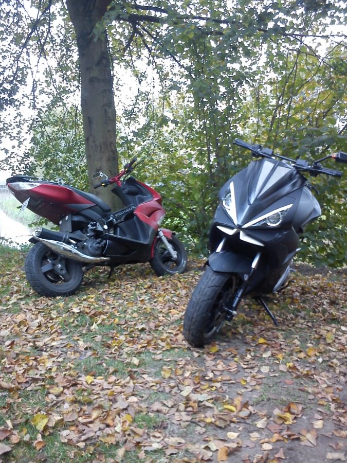DarForc3 und ich bissl gechillt beim Steg... (: