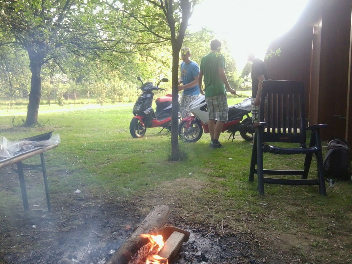 Beim Kumpel im garten gechillt :D