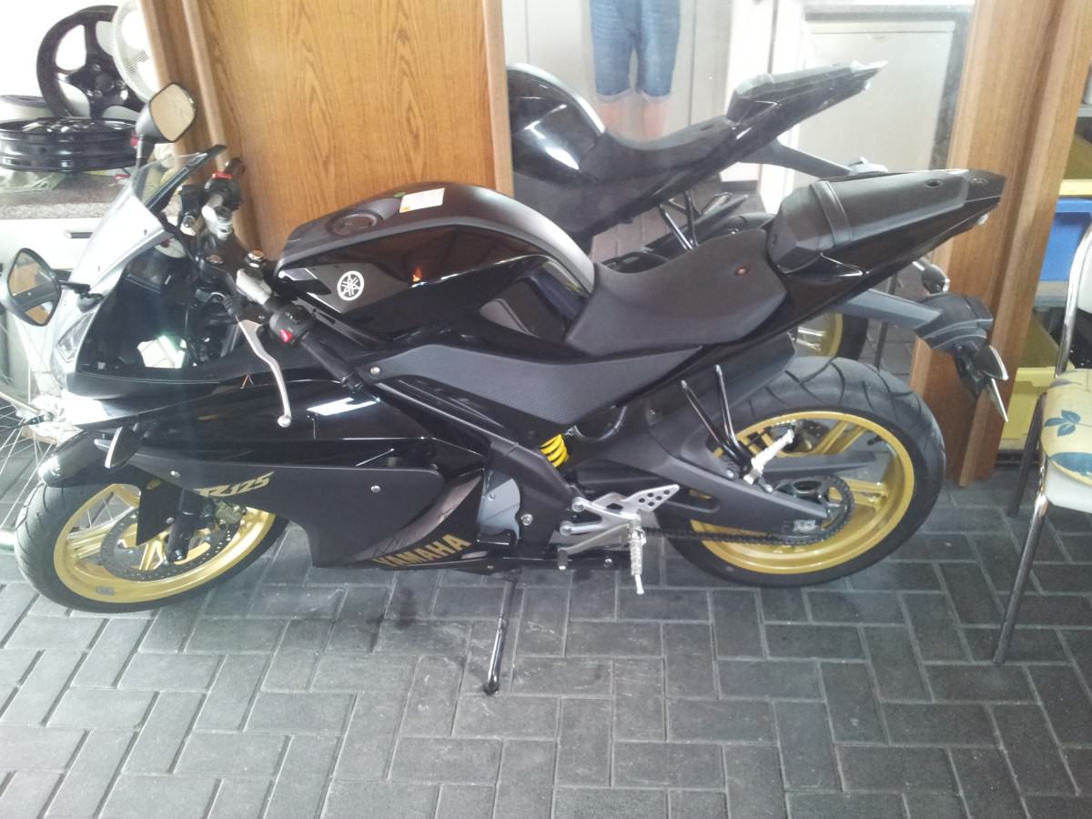 r125