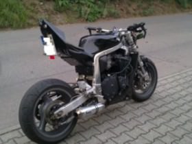 http://suchen.mobile.de/fahrzeuge/showDetails.html?lang=de&id=146677911&pageNumber=5&__lp=12&scopeId=MB&sortOption.sortBy=price.consumerGrossEuro&makeModelVariant1.modelDescription=Streetfighter&vehicleCategory=Motorbike&segment=Motorbike&negativeFeatures