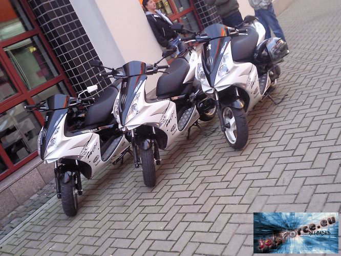 Ich in der Mitte && 2 Freunde =)