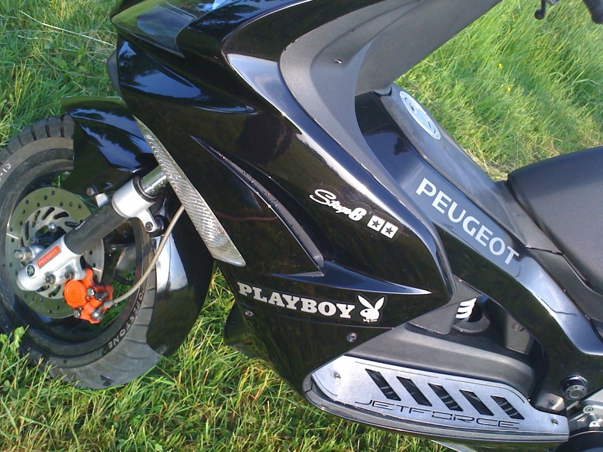 Playboy sticker dranlassen oder weg machen ?!