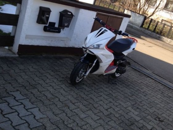 erstmal in der Kurve richtig zerlegt /: