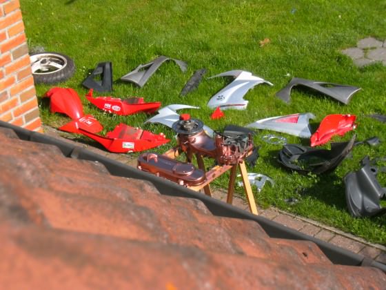 ist doch geil gewordn oda? motorblock und deckel Kupfer look :D