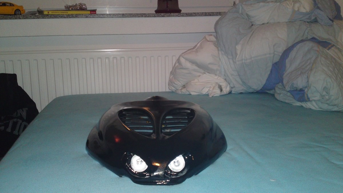 Front. Ein mit viel liebe und Muehe gespachtelter Boeser Blick. ;)