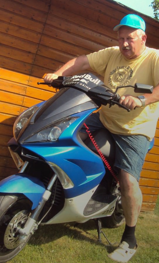 Mein Scoot + die beste Hilfe beim schrauben