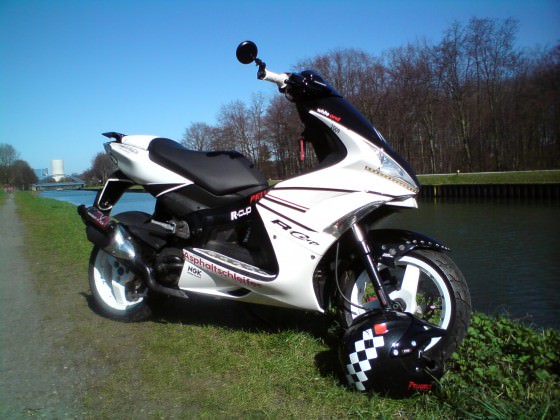 Der Scooter+Der Helm
