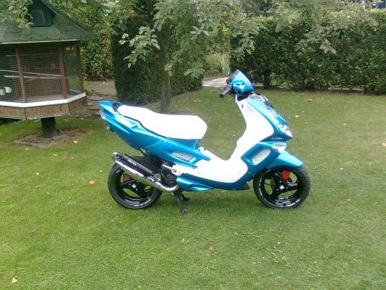 Mein alter Speedy, hab jetzt nen C-tech♥