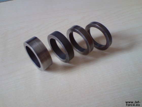 D-Ringe gedreht und anschließend gehärtet 4,5,6 und 9mm groß ^^