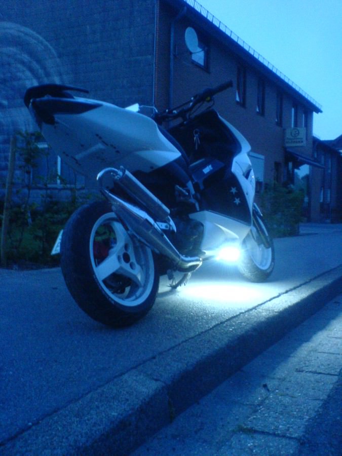 led <3