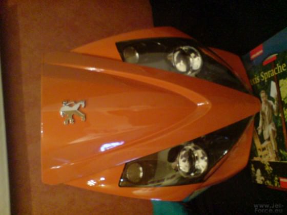 ORANGE LACKIERT