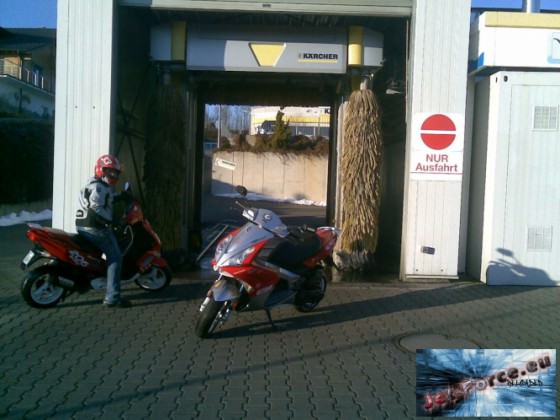 mit nem Freund auf der waschstrasse