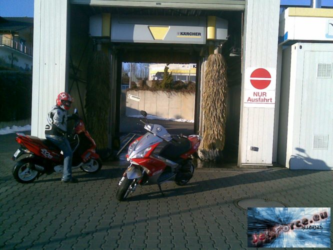 mit nem Freund auf der waschstrasse