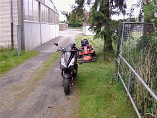 Jet vs. 70ccm Rasenmäher