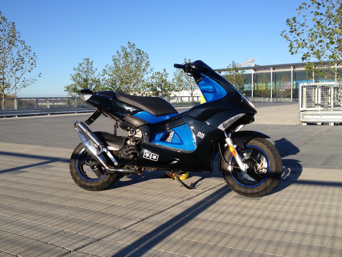 Blue&Black Jetty