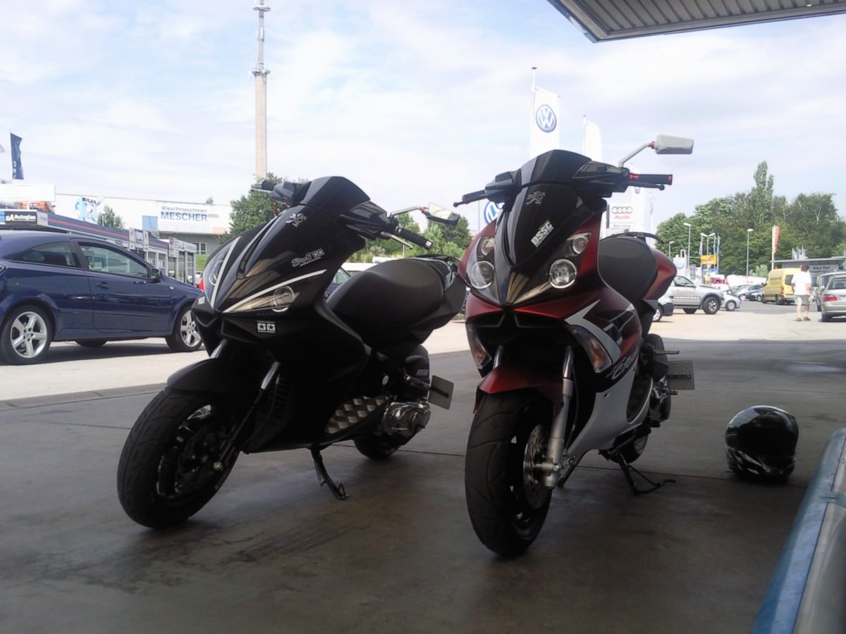 >> Petrol Station <<