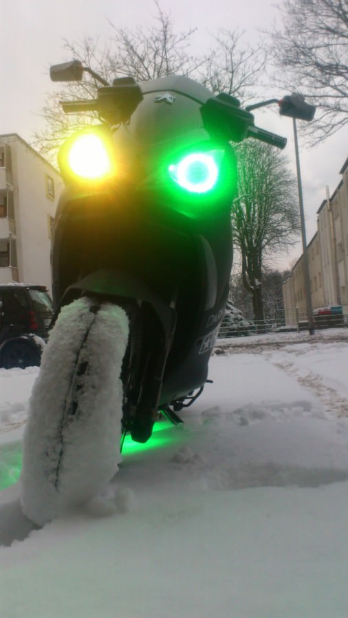 Schnee *___*