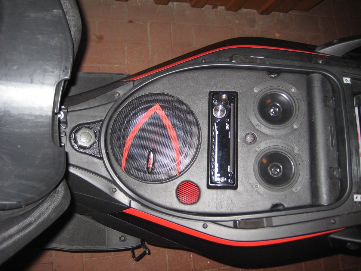 Helmfachanlage