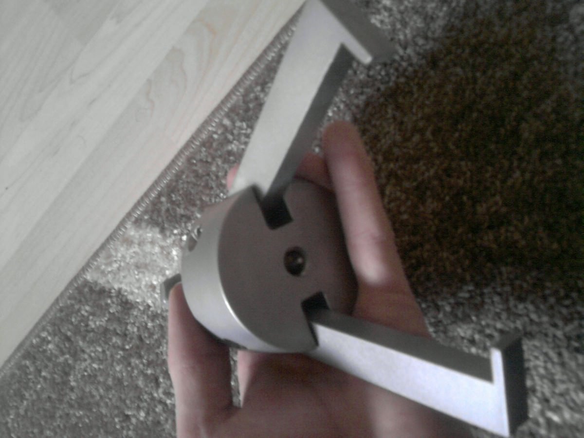 mal nen zweiklauenabzieher gebaut:)