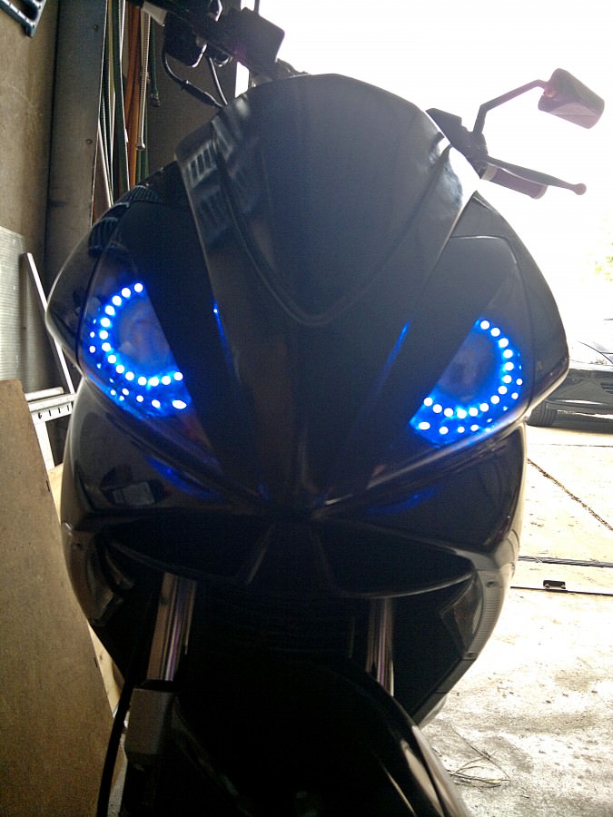 Angel eyes eingebaut, Heck-& Helmfach gecleant