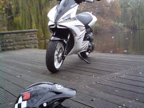 Der Scooter & Helm