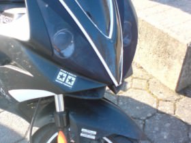 Moins