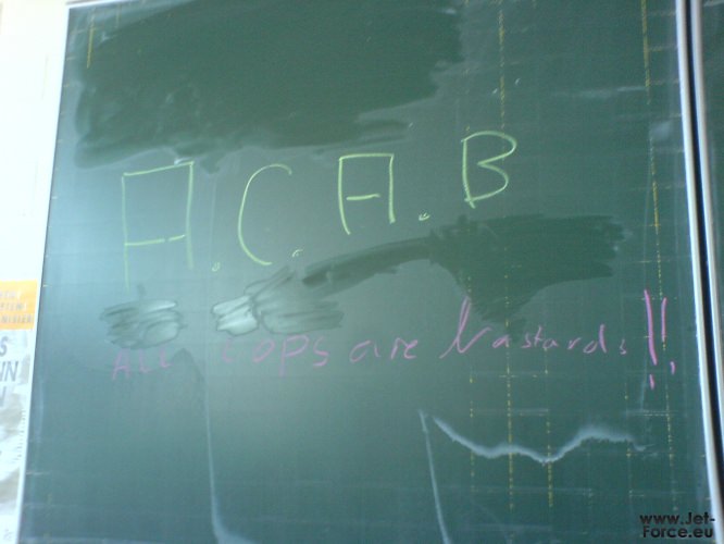 Ja hab schon deppen in der Klasse xD