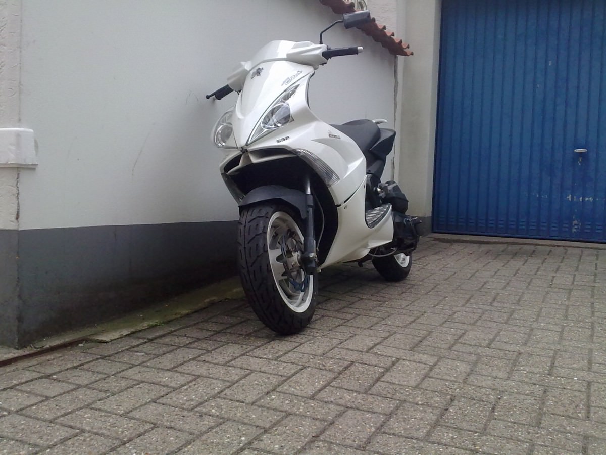 Iwie zusammengebaut, hauptsache läuft. Erstmal :D