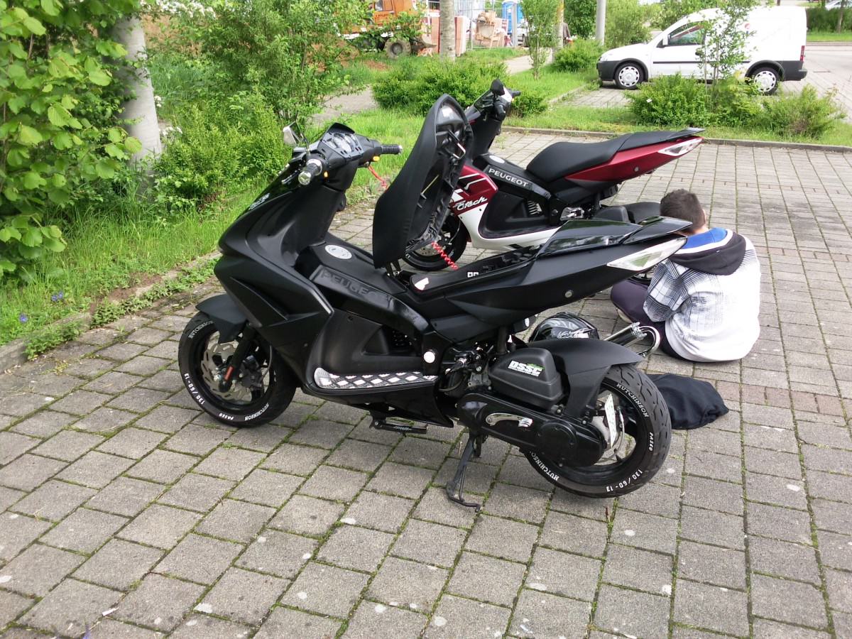 >> Black And Red <<
