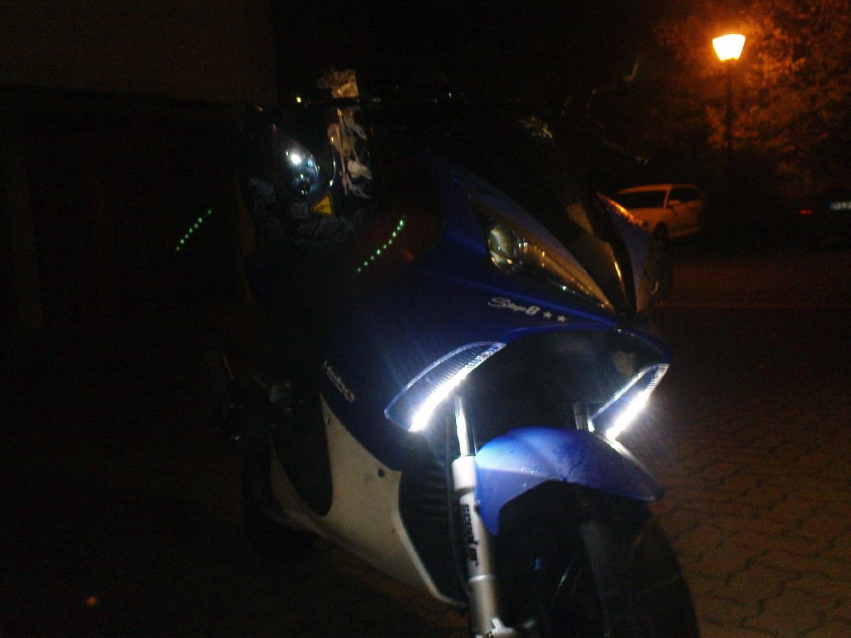 Mal en Bild im Ganz Dunkeln und ein Poser bild :D...