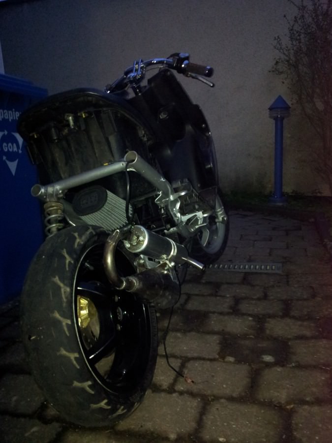 Projekt steht auf 2 reifen:)