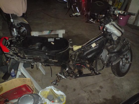 Gilera Runner -> habe ich komplett in Einzelteilen bekommen und wieder zusammengebaut