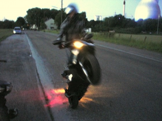 Ich Schone Meinen Vorderreifen ;)    Wheelie