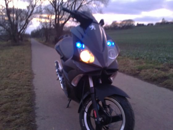 vorm umbau ^^ , keine angst laser is noch dran un die standlichter xD