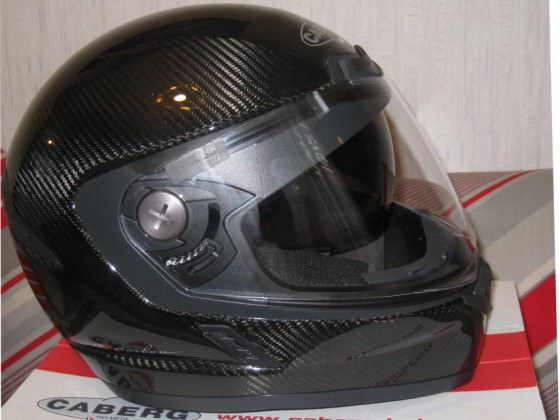 Neuer Helm