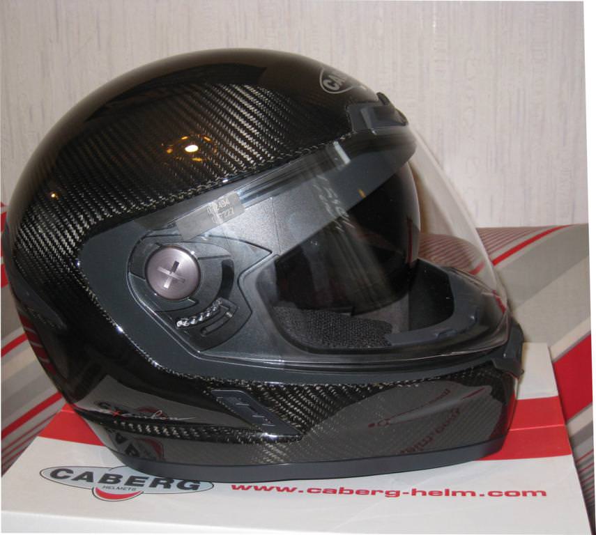 Neuer Helm