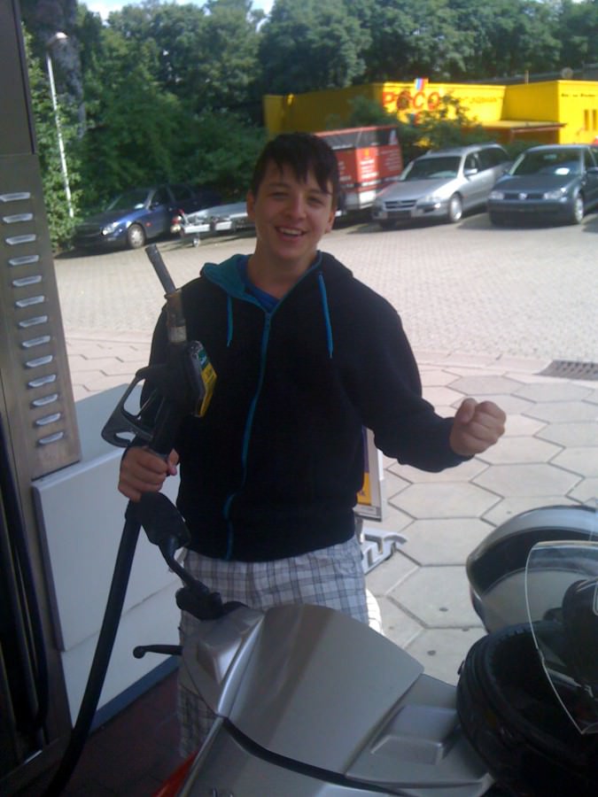 crytex beim tanken :D