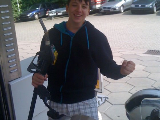 crytex beim tanken :D