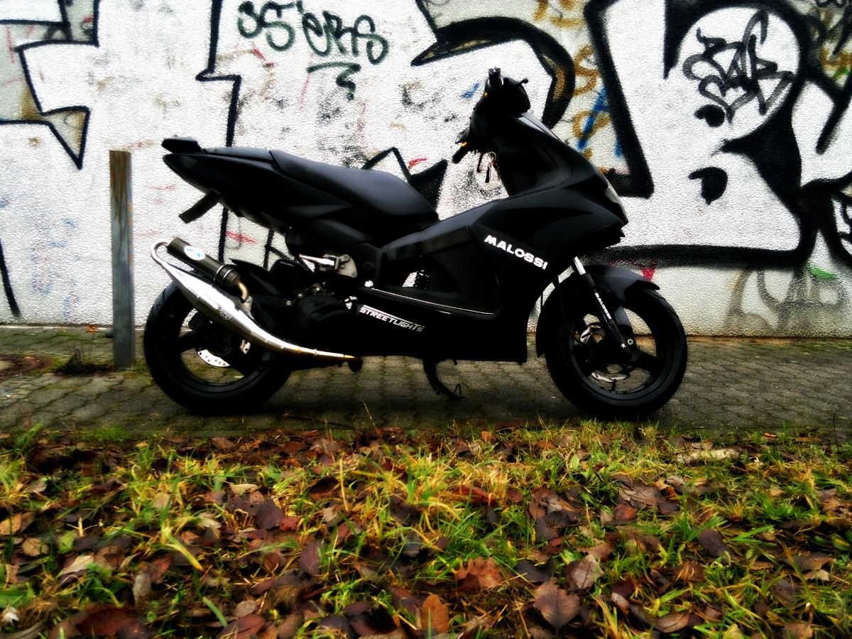 <3
