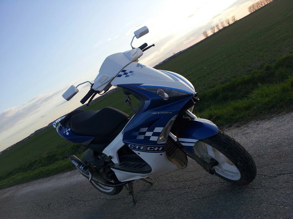 Jet Force Blau-Weiß