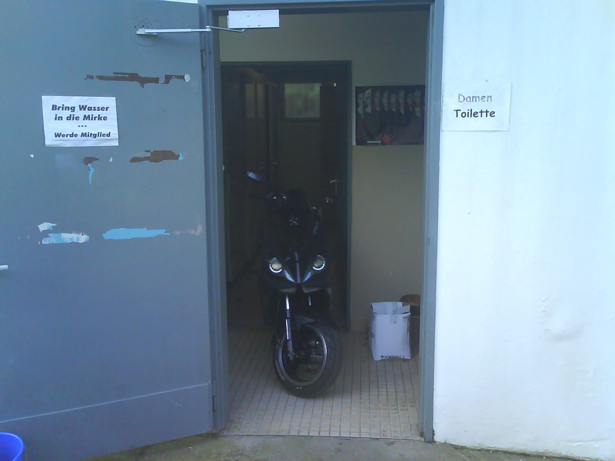 "behelfsgarage" xD