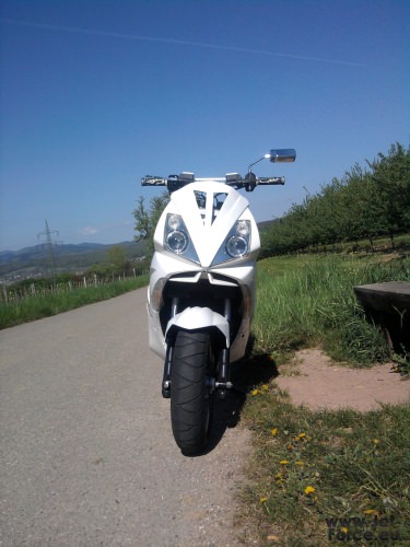 Schnee ist weg, dafür ist mein roller schneeweiß :)