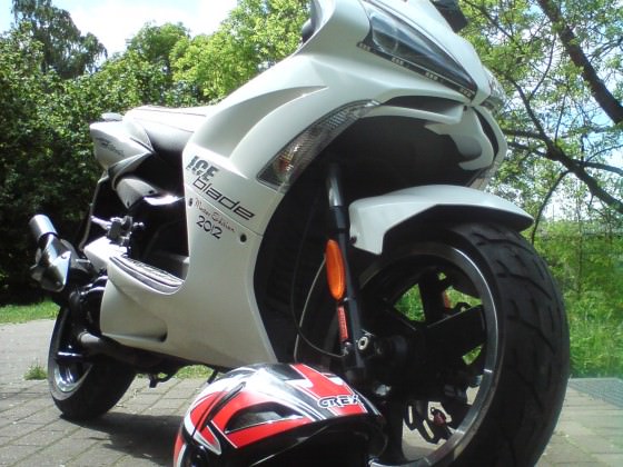 Der Sccoter+Helm