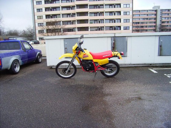 Honda XL600R mit Kickstarter :D :D :D Ich hab das Ding mit meinen 65kg kaum anbekommen