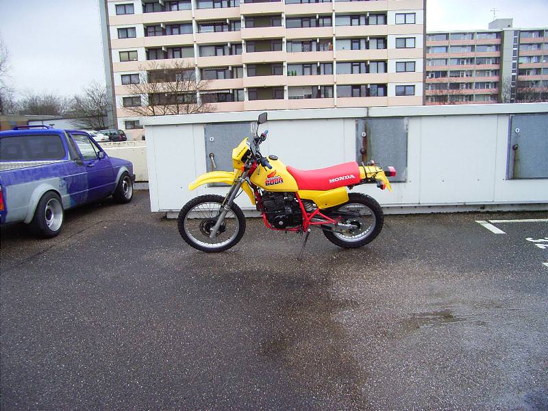 Honda XL600R mit Kickstarter :D :D :D Ich hab das Ding mit meinen 65kg kaum anbekommen