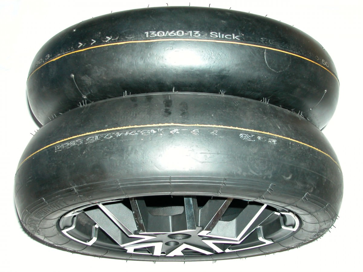 Gyronetics Spider Felgensatz & Stag6 R/T RACING Slicks