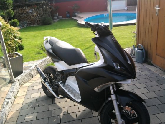 Fotoss :D versucht kratzer im mat weg zu bekommen vorne nicht geklappt :(