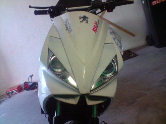 Lackierten Scheinis von Ice-Blade Neues Front3eck bekomm ich auch noch und en booster rocket schutzblech anpasse